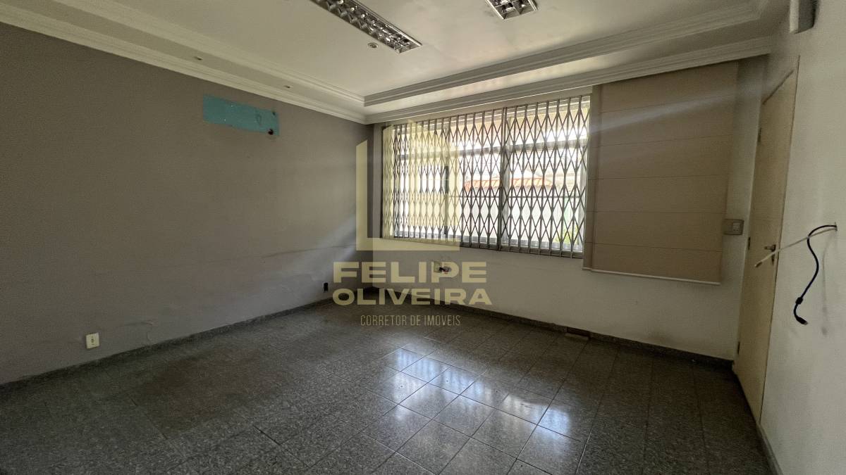  - Casa em Duque de Caxias, Centro, 240m²