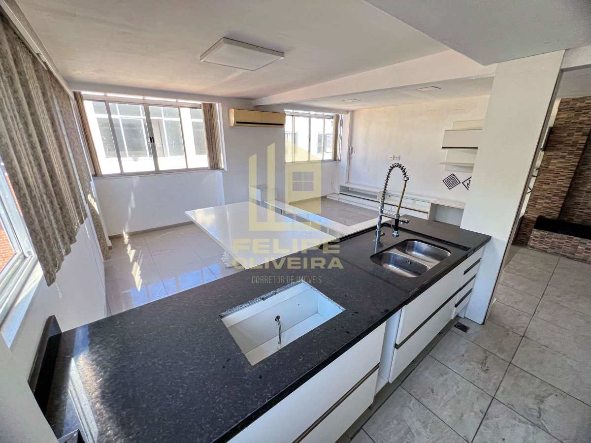  - Sobrado à venda em Duque de Caxias, Jardim Vinte e Cinco de Agosto, com 3 quartos