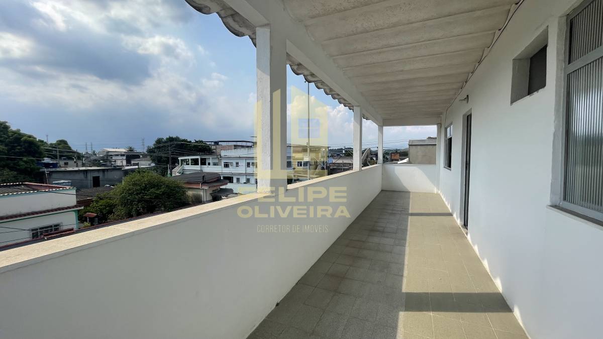  - Sobrado à venda em Duque de Caxias, Parque Vitória, com 3 quartos